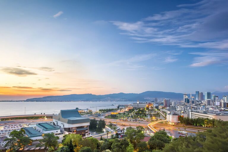 İzmir Gayrimenkul Yatırım Fırsatları İzmir Gayrimenkul Yatırım Fırsatları ve Kazançlı Stratejiler
